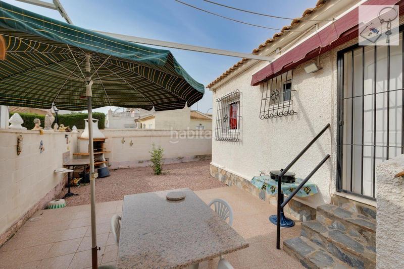 Foto b7d08f9d-0684-4a23-b5b9-ad788a824f94. Chalet en La Florida Orihuela
