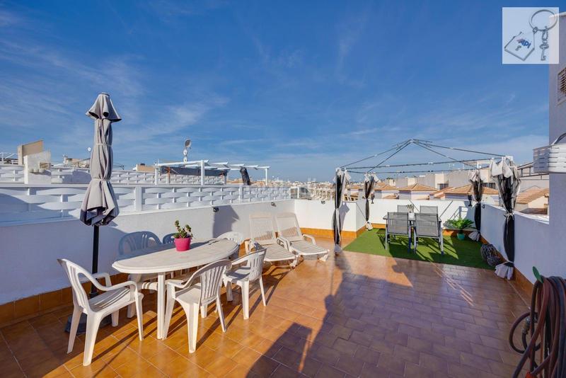 Foto 04a7b95f-6172-4ab2-a041-2d452db28af1. Casa con piscina in La Florida Orihuela