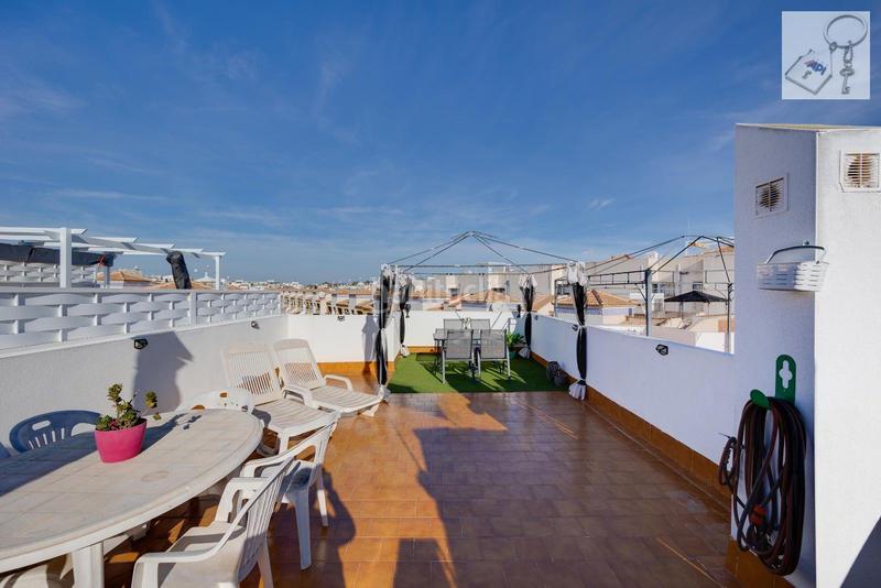 Foto 813bae51-126f-4c45-99ad-203690a9f608. Casa con piscina in La Florida Orihuela