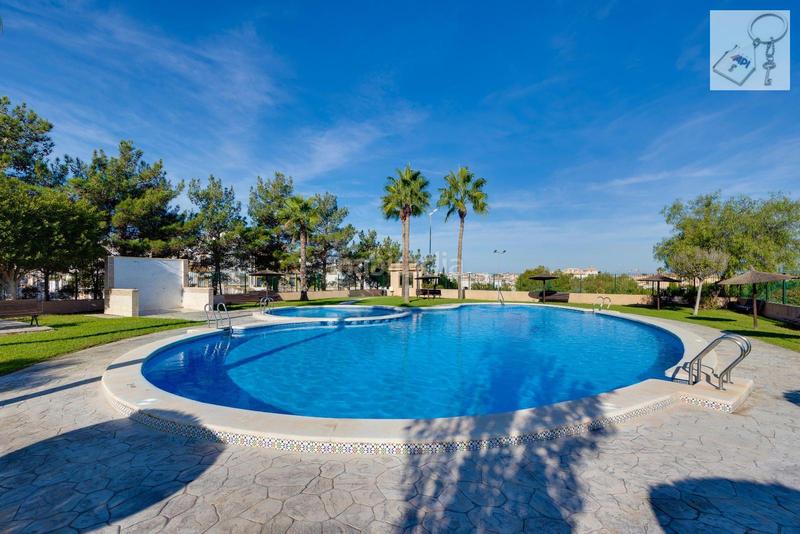 Foto 4d9daafe-2d2d-4961-b195-f54045051fb9. Maison avec piscine dans La Florida Orihuela