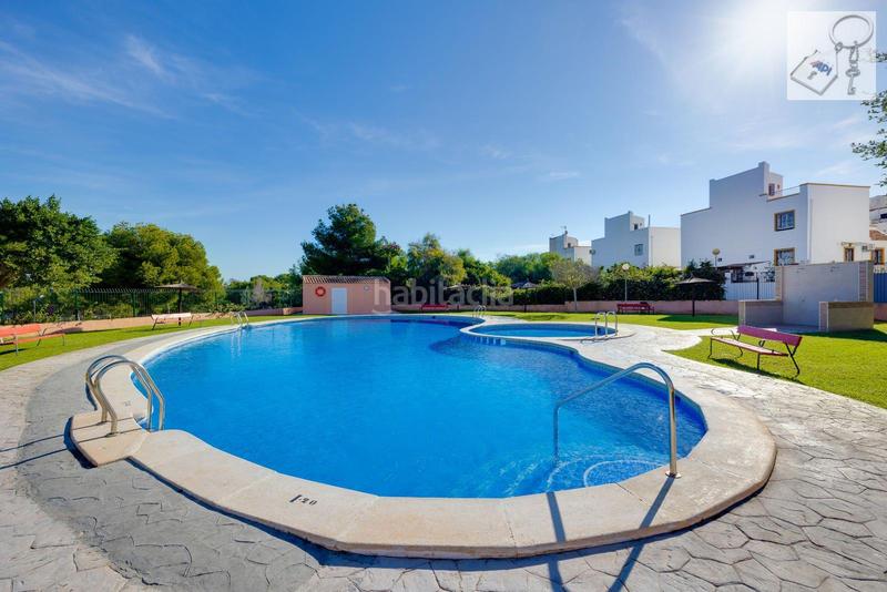 Foto fbdb87c4-d024-4bbb-b43a-4d71d27dac26. Maison avec piscine dans La Florida Orihuela