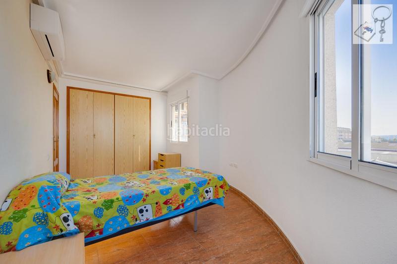 Foto fe8f0136-e96d-4cba-9315-b1a1919d8b03. Apartament amb piscina a Parque Acuático - Sector 25 Torrevieja