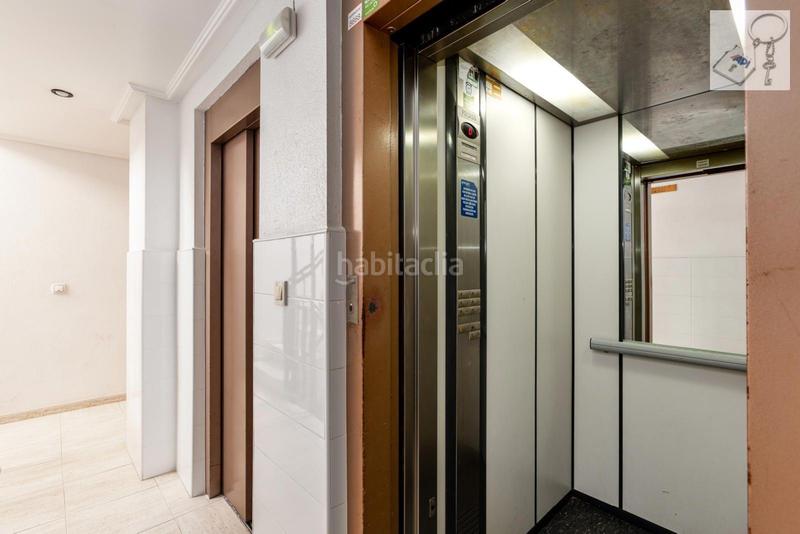 Foto 8dbdeb28-13ce-4b80-9dfa-75f50d480bd3. Apartment in Zona Playa del Cura Torrevieja