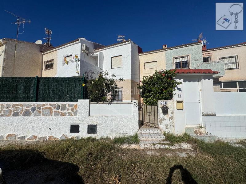 Foto 9f0c52fb-4409-4a9c-8ae3-1c3e7e8bccfb. House in Zona Carrefour - Urbanizaciones Torrevieja