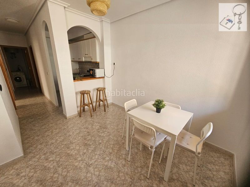 Foto 50fe548b-c51a-4dd6-9bc8-c87b0bed6fc1. Casa amb piscina a Playa Flamenca Orihuela