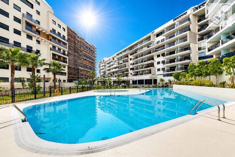 Foto 45c29f12-b717-4f3b-ad37-eb529930cc75. Pis amb piscina a Campoamor Orihuela