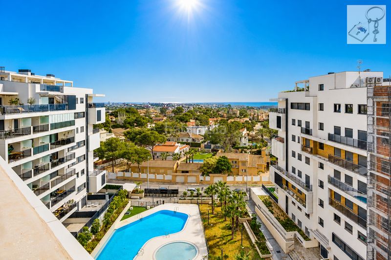 Foto cd227009-4a07-41d5-b227-4b57a88b78e5. Pis amb piscina a Campoamor Orihuela