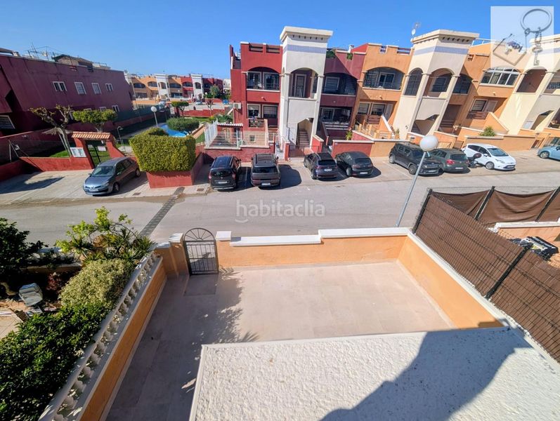 Foto f43530c4-aedc-4524-aab5-971168b54376. Xalet amb piscina a La Florida Orihuela
