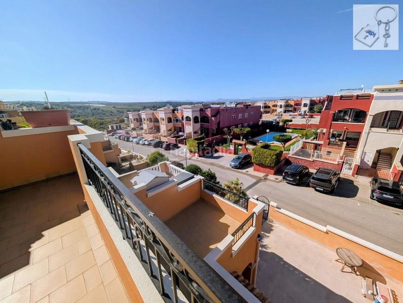 Foto f93e8bb6-c3e1-43e1-a5af-debd7f4b3397. Xalet amb piscina a La Florida Orihuela