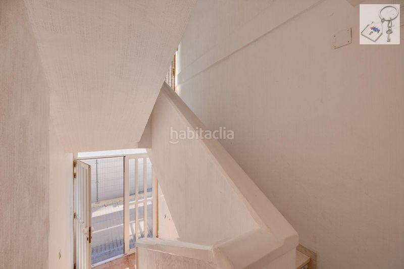 Foto b5a4554f-60ef-4203-a775-53a45e3bed3f. Àtic a La Zenia Orihuela