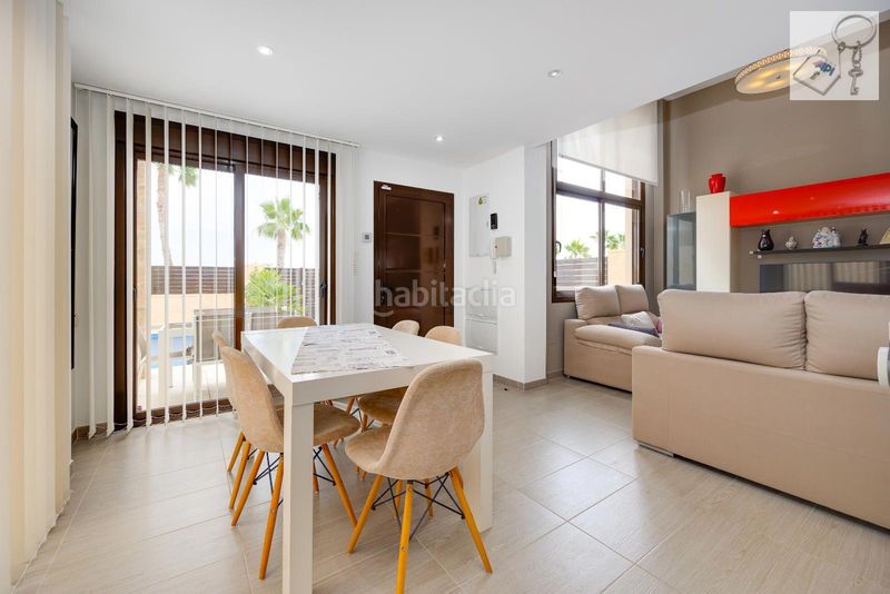 Foto 5ce04695-64a9-494c-9e68-ffab6b8a9040. Casa amb piscina a Rojales