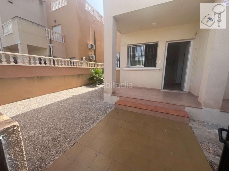 Foto a9b45979-8b68-411d-9219-a5b396186be6. Dúplex amb aparcament piscina a Zona Carrefour - Urbanizaciones Torrevieja