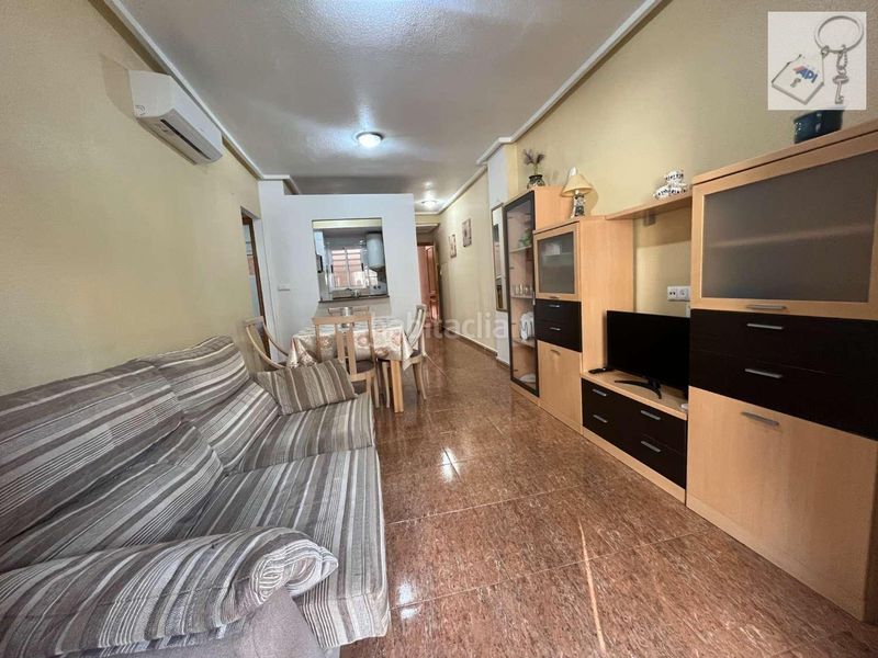 Foto f5ab3241-9e92-4e26-bde9-39719c1cc1f5. Apartament amb piscina a Parque Acuático - Sector 25 Torrevieja