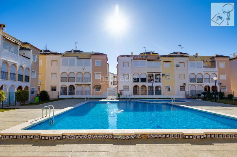 Foto 9b68e89c-9b9a-4f80-a9f5-462f9fc0499f. Casa amb piscina a La Veleta Torrevieja