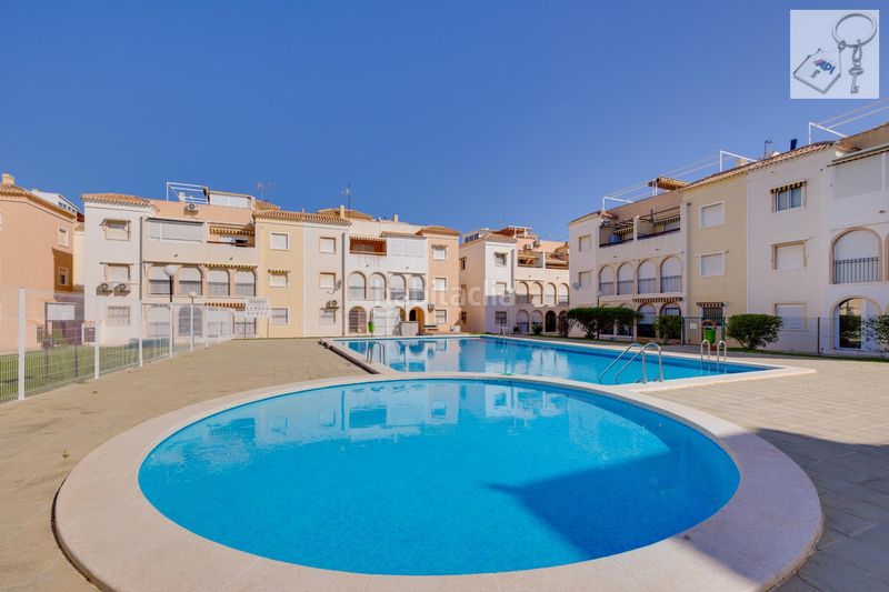 Foto fa9c0aaf-7ae2-46c4-a7c5-477e108dd81c. Casa amb piscina a La Veleta Torrevieja
