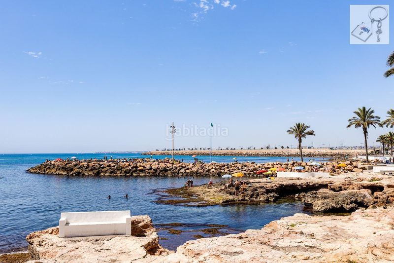 Foto 136c15b9-3b71-4a0d-8bf5-48c9e8c5a8e2. Apartament amb piscina a Antonio Machado Torrevieja