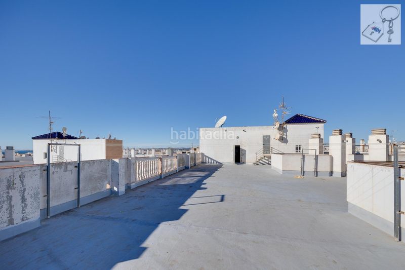 Foto 177fa099-c4d0-46e5-8b21-881f24a7dc1e. Apartament amb piscina a Antonio Machado Torrevieja