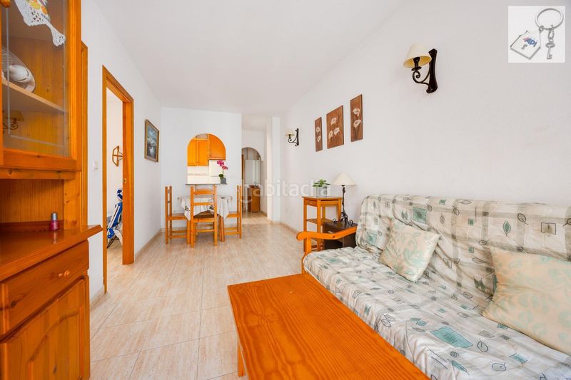Foto 28ce0d89-7dc6-4c6e-854a-f7ecc46d34cd. Apartament amb piscina a Antonio Machado Torrevieja