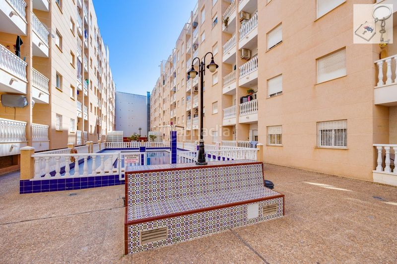 Foto af756f6e-33a3-4f84-82ba-a895ee8e0b55. Apartament amb piscina a Antonio Machado Torrevieja