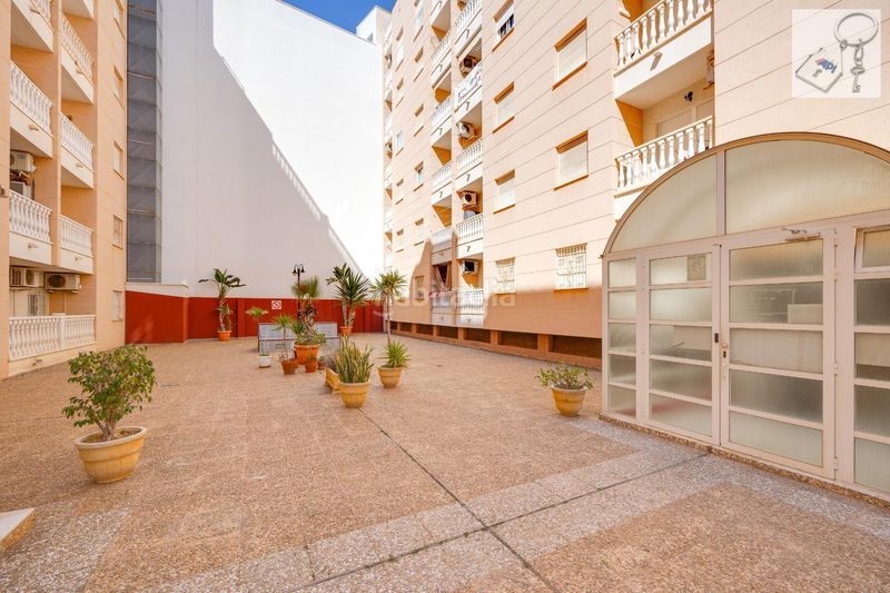 Foto c59a4127-ae44-4a6d-b6cb-58ca19cf0c90. Apartament amb piscina a Antonio Machado Torrevieja
