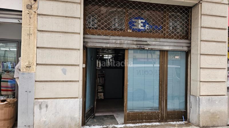 Foto aa16b952-99d6-40a9-a080-930ea4ae5453. Local comercial lonja distribuida en despachos con buena altura en Bilbao