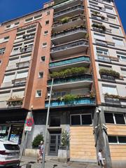 Etagenwohnung  Calle de pedro martínez artola. Piso amplio y soleado en abando