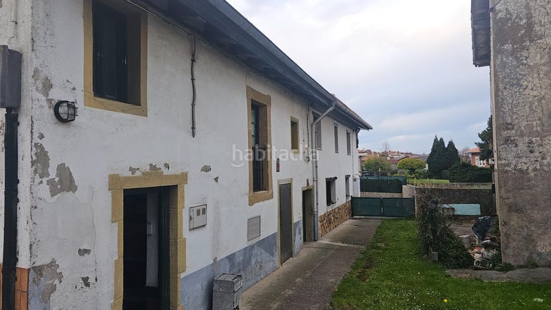 Foto 05025db2-3e5e-486a-97f9-7c2a89cc42db. Casa aparellada a calle mirua 10 a santa maría de Getxo Getxo