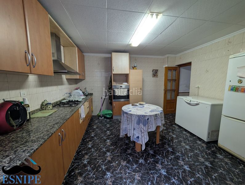 Foto c3dc44c5-38dc-4592-819e-8157410eccee. Casa amb aparcament a Archena