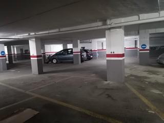 Parking voiture à Avenida de los condes de soto ameno 36