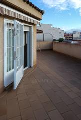 Attique à Campoamor. Atico con impresionante terraza vistas al castillo de santa bárb