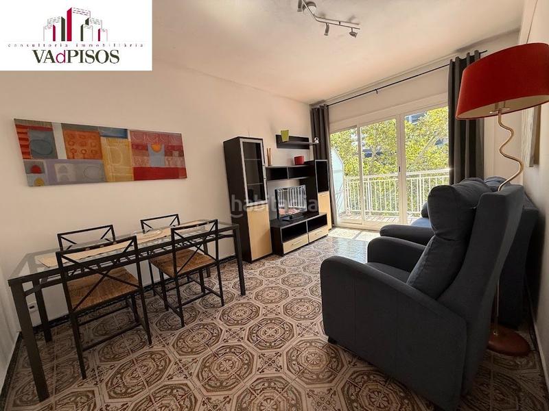 Foto 239e0c12-2dc5-4dd7-a065-ad2e50fadf7f. Pis a Raval Barcelona