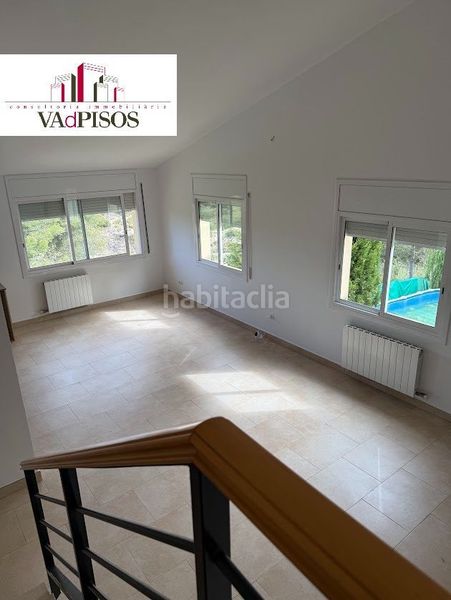 Foto 0d89926f-f00d-4c45-8cb8-73555d5c8afe. Casa a Gelida
