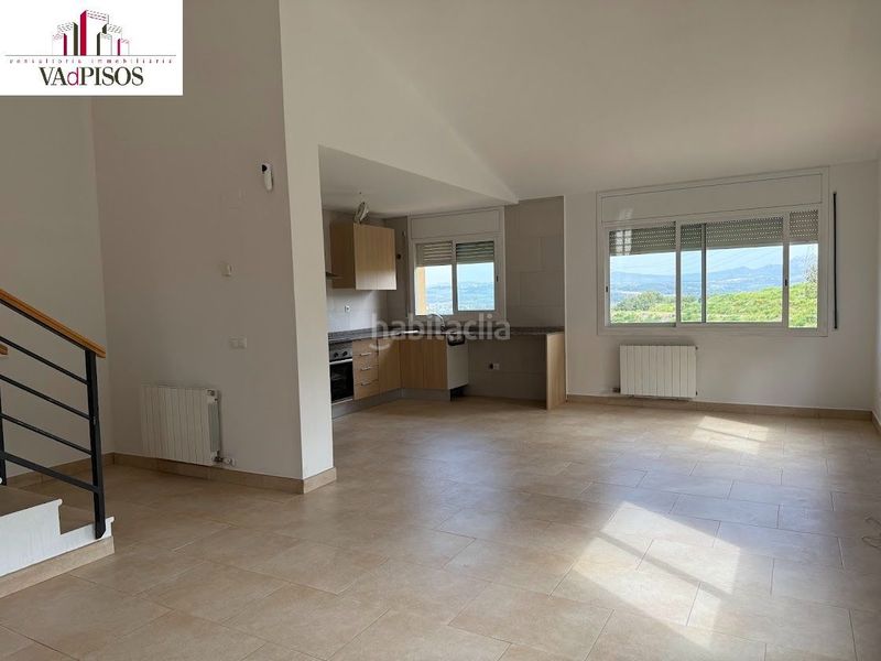 Foto fdee485f-d3dd-424b-ad9f-2b6ba8f92d87. Casa a Gelida