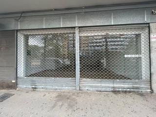 Location Local commercial  Carrer del bosc. Local de 93m2