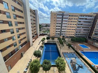 Pis  Carrer del bosc 121. Piso de 3 habitaciones con 2 parkings