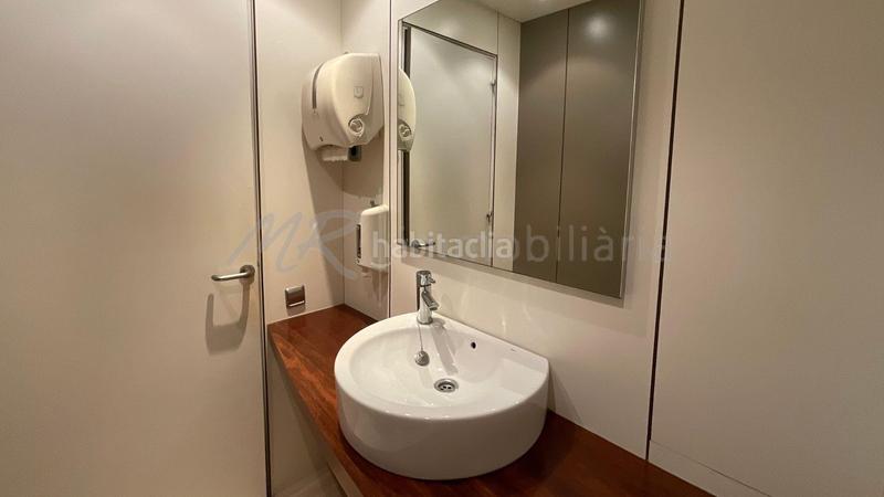 Foto 667442a2-13c8-4076-b4a3-1e926edb3588. Locale commerciale in Montserrat - El Passeig Garriga (La)