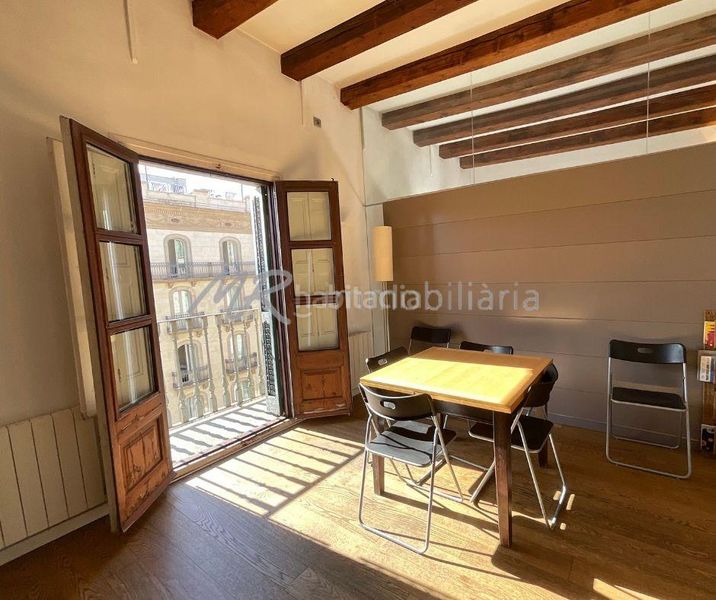 Foto 04690079-6cd4-40a6-84d5-f41796c7b3b7. Ático en calle pelai 5 espectacular piso con licencia turística en el centro en venta! en Barcelona