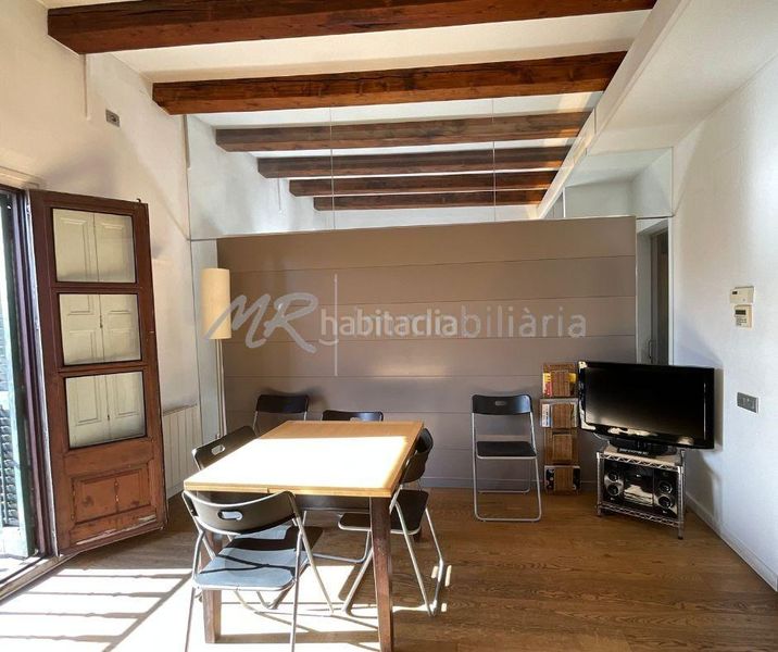 Foto 0cd74617-8599-438d-9ead-6602ea497f15. Ático en calle pelai 5 espectacular piso con licencia turística en el centro en venta! en Barcelona