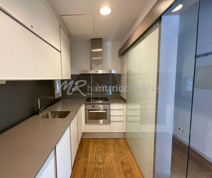 Foto 17af810f-6b5f-47a3-bebe-a6ea8617abba. Ático en calle pelai 5 espectacular piso con licencia turística en el centro en venta! en Barcelona