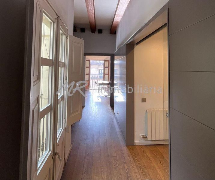 Foto 1ff2c60e-57bd-4c4d-86d0-9ccda6e841a4. Ático en calle pelai 5 espectacular piso con licencia turística en el centro en venta! en Barcelona
