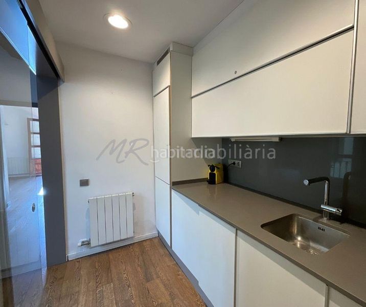 Foto 2b19926c-ed7c-4fc5-926e-4c16c1a64796. Ático en calle pelai 5 espectacular piso con licencia turística en el centro en venta! en Barcelona