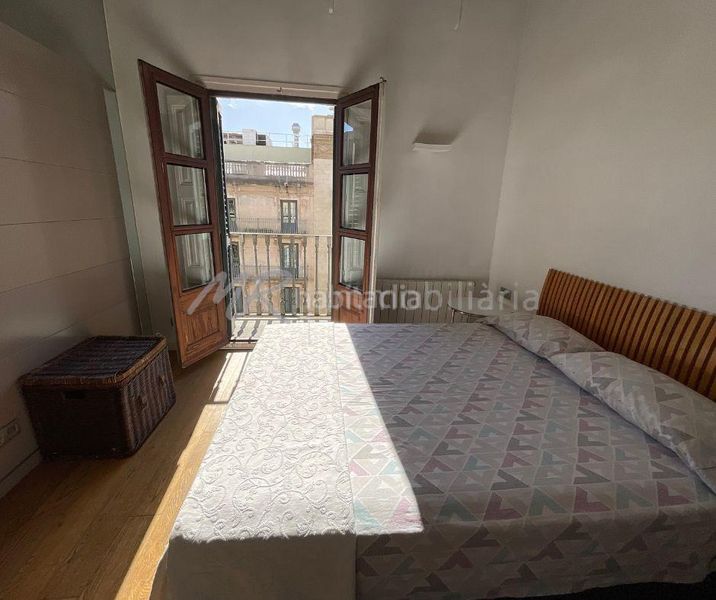 Foto 2f890035-edb1-48ef-9084-88049694f5b6. Ático en calle pelai 5 espectacular piso con licencia turística en el centro en venta! en Barcelona