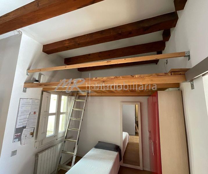 Foto 803cb0e8-b859-4ffd-b1dd-87f685a2e833. Ático en calle pelai 5 espectacular piso con licencia turística en el centro en venta! en Barcelona
