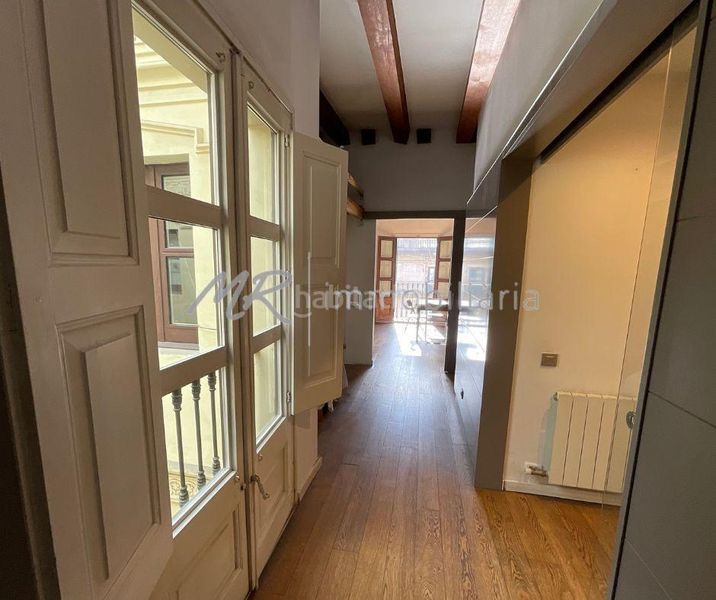 Foto 8ecce753-a8b9-418c-862b-d7418b6e591e. Ático en calle pelai 5 espectacular piso con licencia turística en el centro en venta! en Barcelona