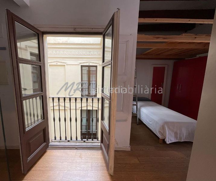 Foto 999b7ffa-1a34-46fb-b3f3-40811e348a9f. Ático en calle pelai 5 espectacular piso con licencia turística en el centro en venta! en Barcelona
