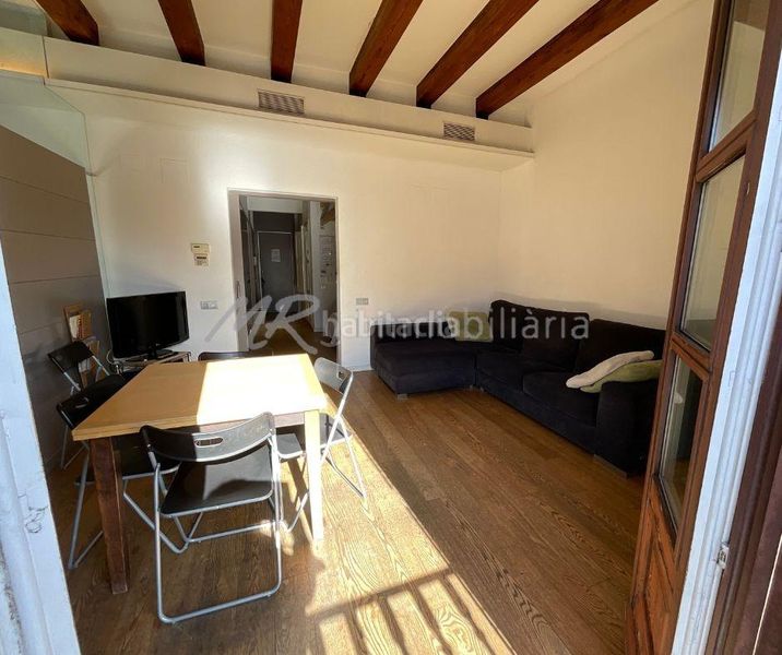 Foto d246cae2-8420-426d-8d52-330b828518f2. Ático en calle pelai 5 espectacular piso con licencia turística en el centro en venta! en Barcelona