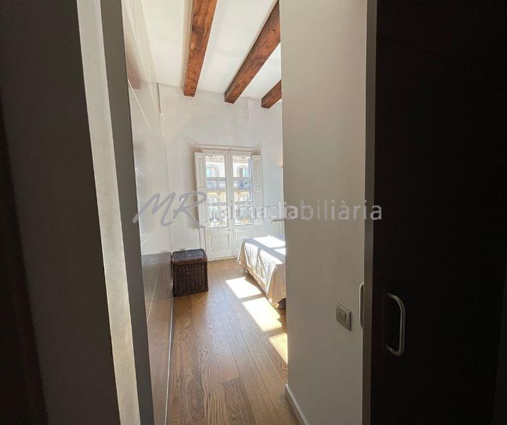 Foto e61295ff-7ed5-42ae-ad5f-c409eb6b8d32. Ático en calle pelai 5 espectacular piso con licencia turística en el centro en venta! en Barcelona