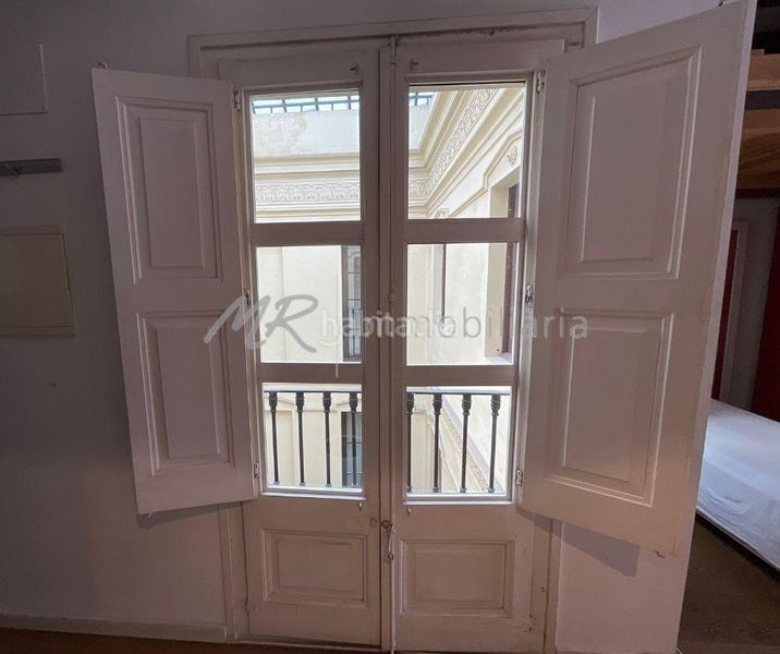 Foto f1b3097a-683a-4457-841a-89b1052ad6e6. Ático en calle pelai 5 espectacular piso con licencia turística en el centro en venta! en Barcelona