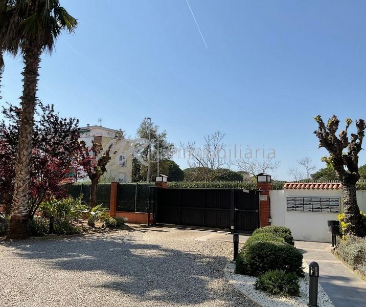 Foto 00f5b1c4-d1d6-44a4-8956-bfb12a1754e5. Àtic amb aparcament piscina a Gava Mar Gavà