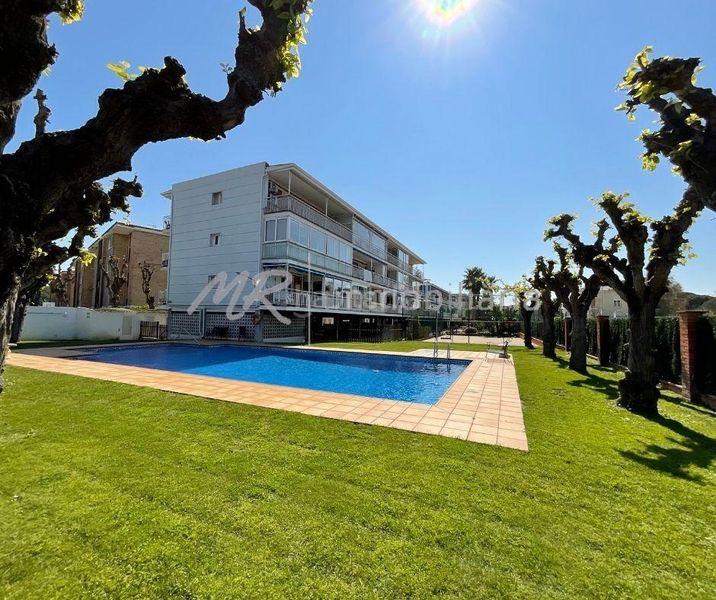 Foto 441fbed8-dafd-40ae-8e8d-ee6eae20323d. Àtic amb aparcament piscina a Gava Mar Gavà